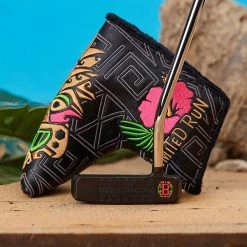 Bettinardi 'Tiki Limited Edition' SS35 Spud Golf Putter 9 Bettinardi 'Tiki Limited Edition' SS35 Spud Golf Putter -Golf Clubs Shop bettinardi tiki limited edition ss35 spud golf putter lifestyle